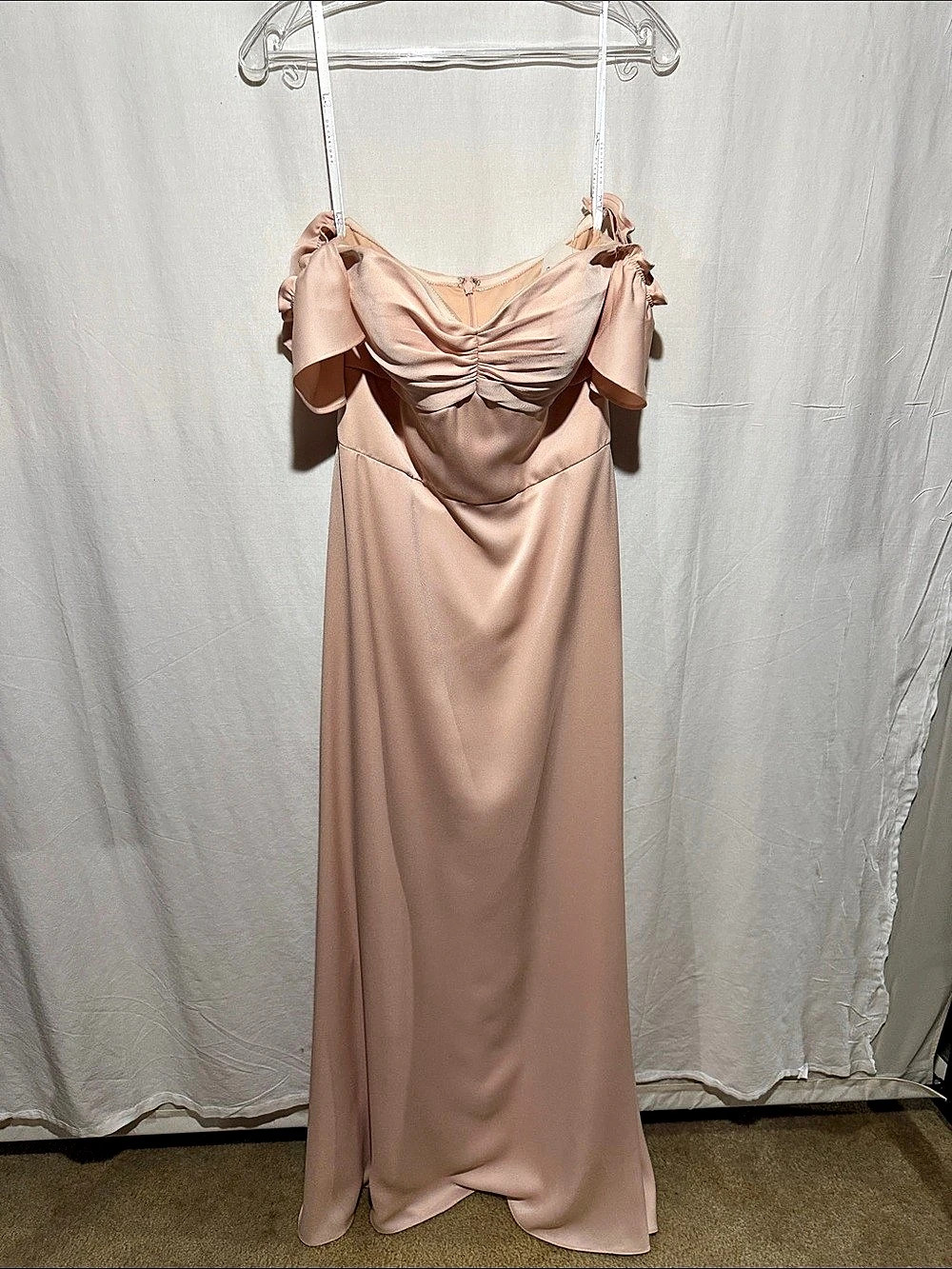 Hayley page occasions Off-Shoulder Maxi Dress in peach/apricot Size 8 Like New